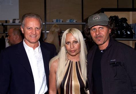 Donatella Versace: famiglia, moda, premi e altro 